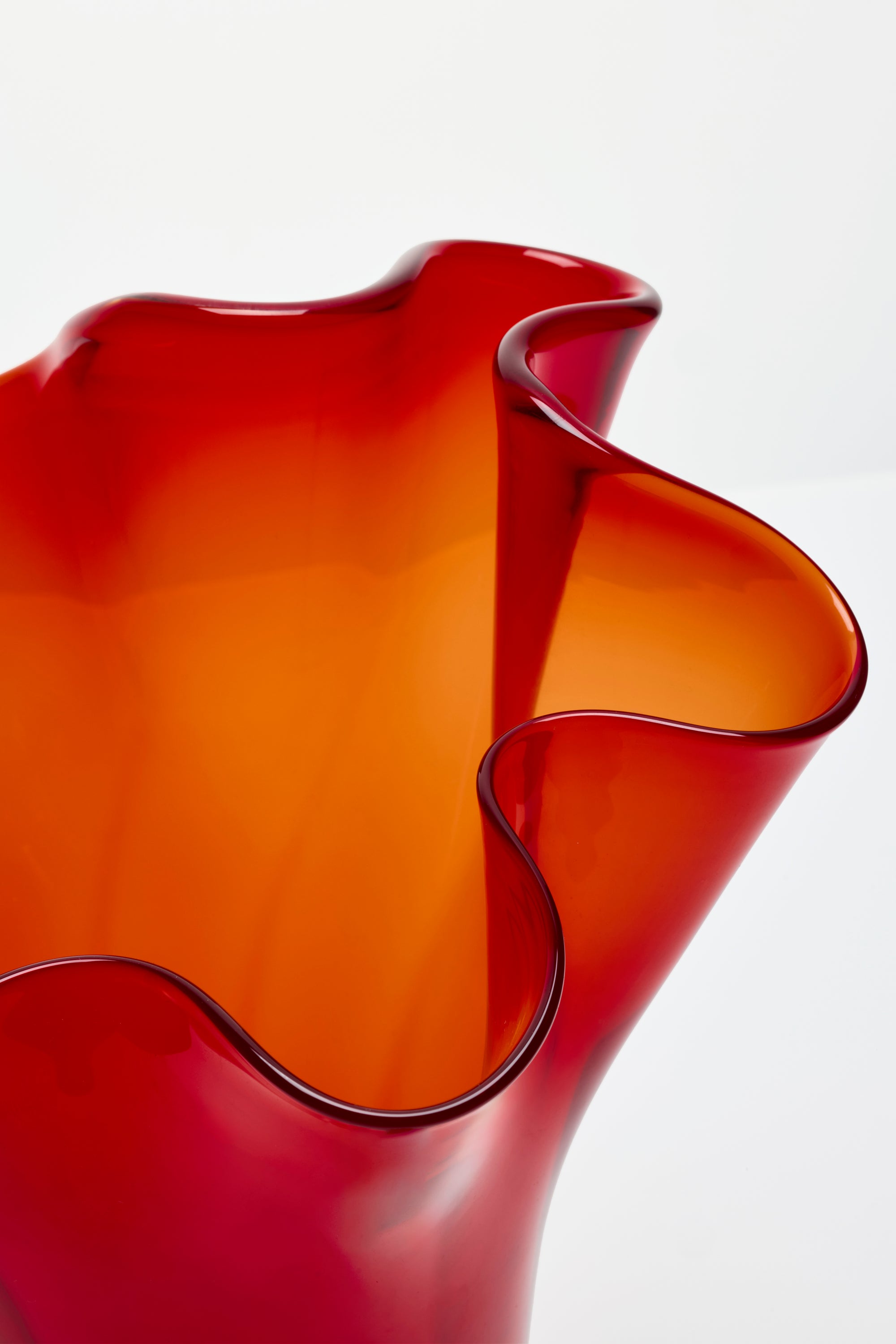 Scarlet Wave Vase 《スカーレットウェーブ・ベース》