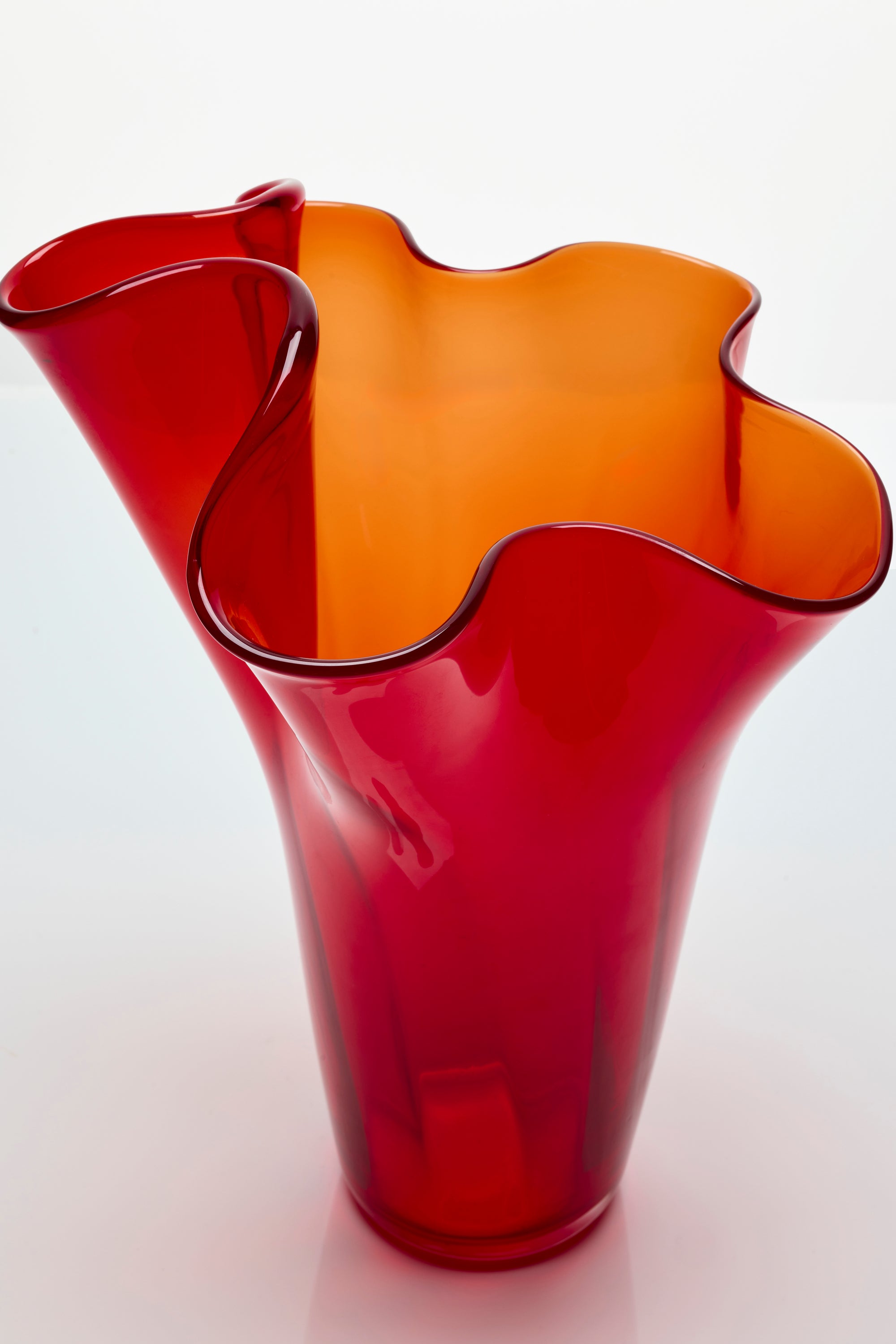 Scarlet Wave Vase 《スカーレットウェーブ・ベース》