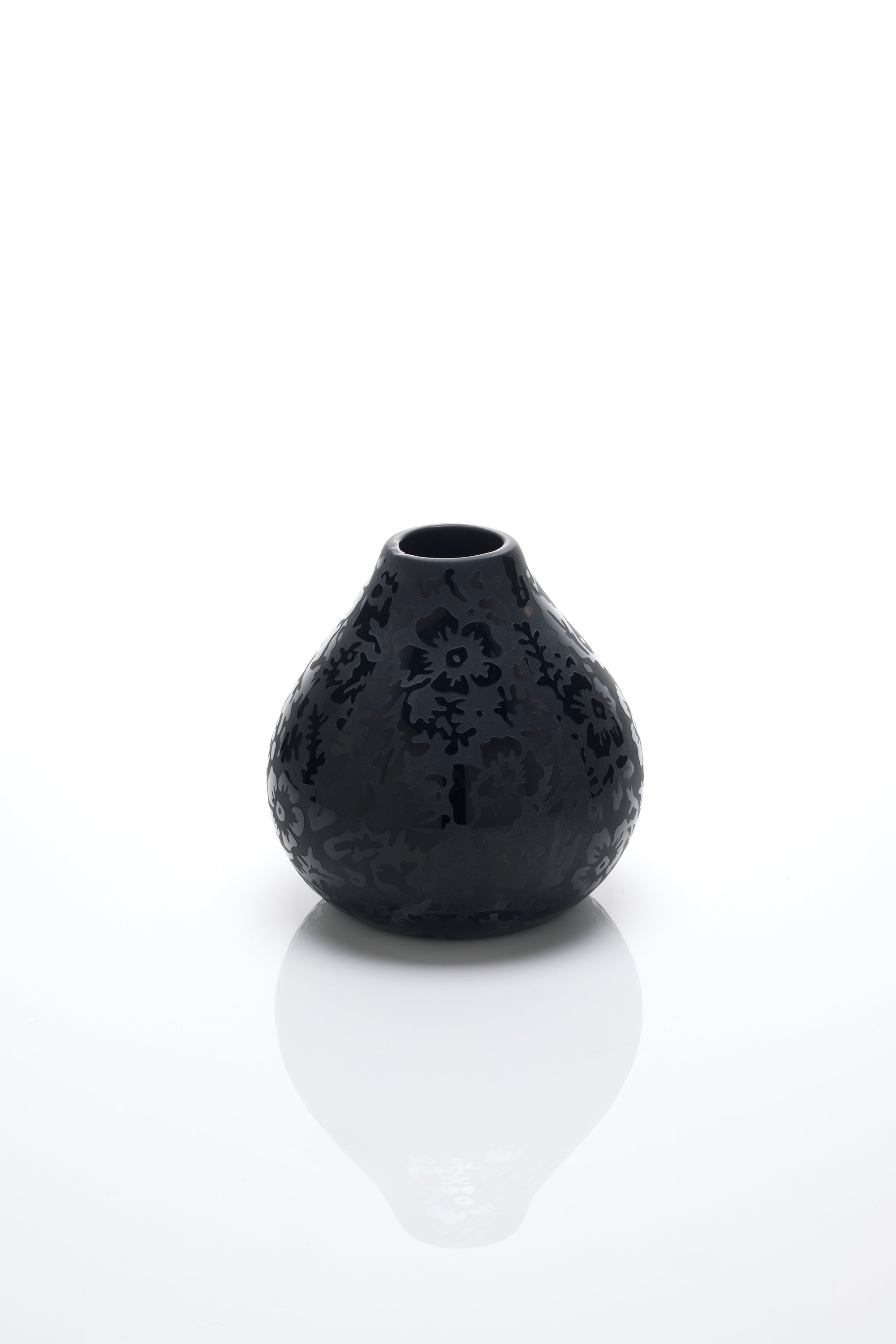 Obsidian Nest Vase 《オブシディアンネスト・ベース》